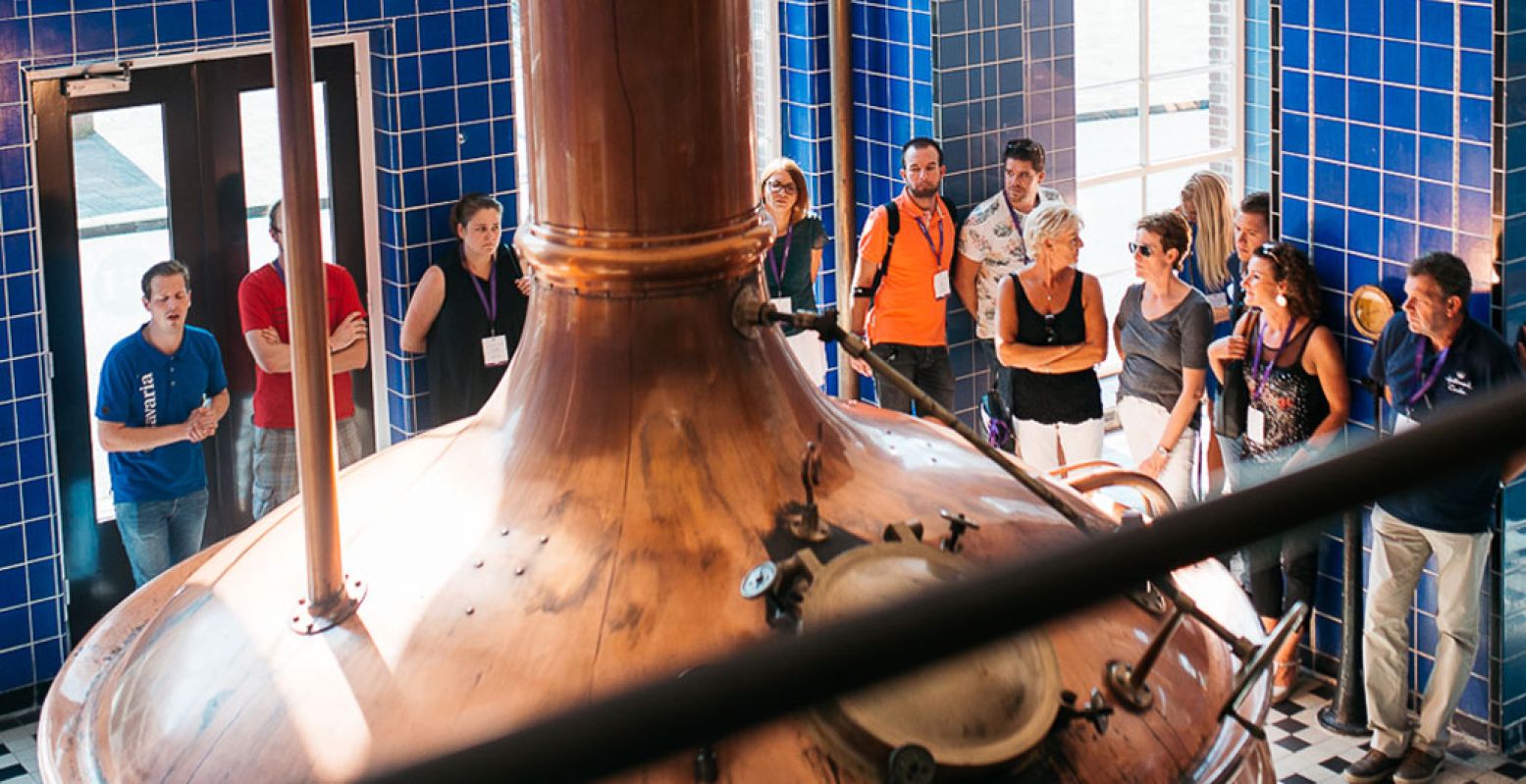 In het Brabantse Lieshout vertelt een enthousiaste gids je alles over de trots van de familie Swinkels: Bavaria. Foto: Bavaria Brouwerijtour