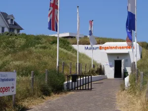 Museum Engelandvaarders vind je in een bunker in de duinen. Foto: DagjeWeg.NL