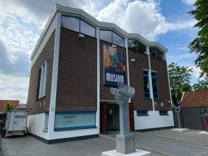 Musiom: huis voor hedendaagse kunst. Foto: Musiom © Herold Boertjens