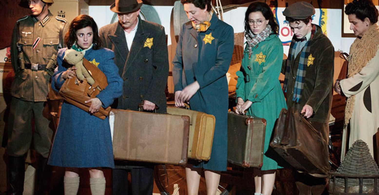 Bekijk het verhaal van Anne in Theater Amsterdam. Foto: Kurt van der Elst