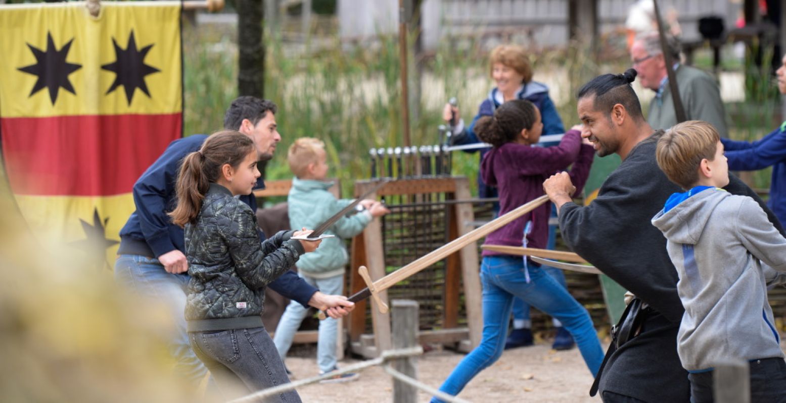 Pak je zwaard op voor een potje echt zwaardvechten. Foto: Archeon