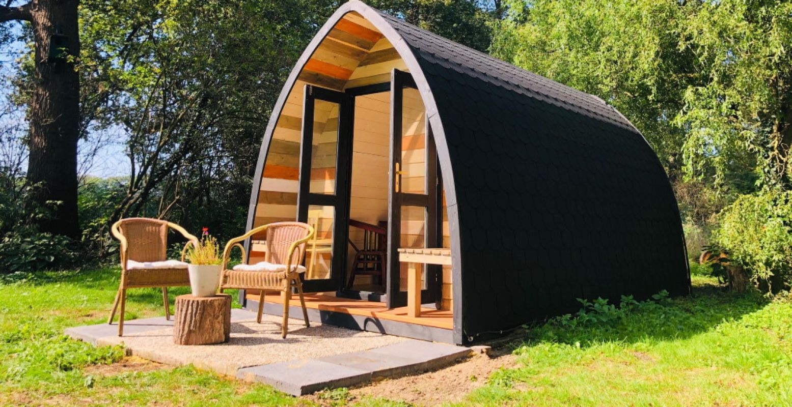 Even lekker weg in een bed and breakfast of een tiny house cocon, zoals hier op de foto. Zoek de rust op in Overijssel en Gelderland. Foto: Erve Veldink.