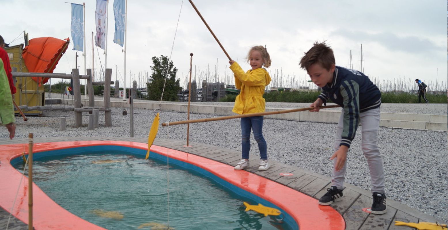 Vissen vangen bij Expeditie Waterwerken. Foto: DagjeWeg.NL / Grytsje Anna Pietersma