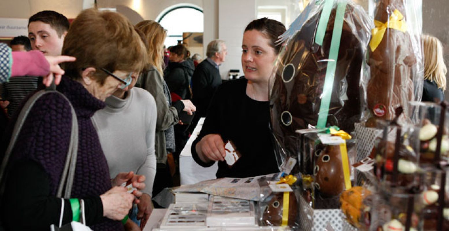 Bekijk de presentaties van chocolade-experts. Foto: Chocoa