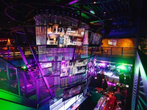 Doe allerlei toffe activiteiten! Foto: Hollywood Event Center © Benedicta Badu