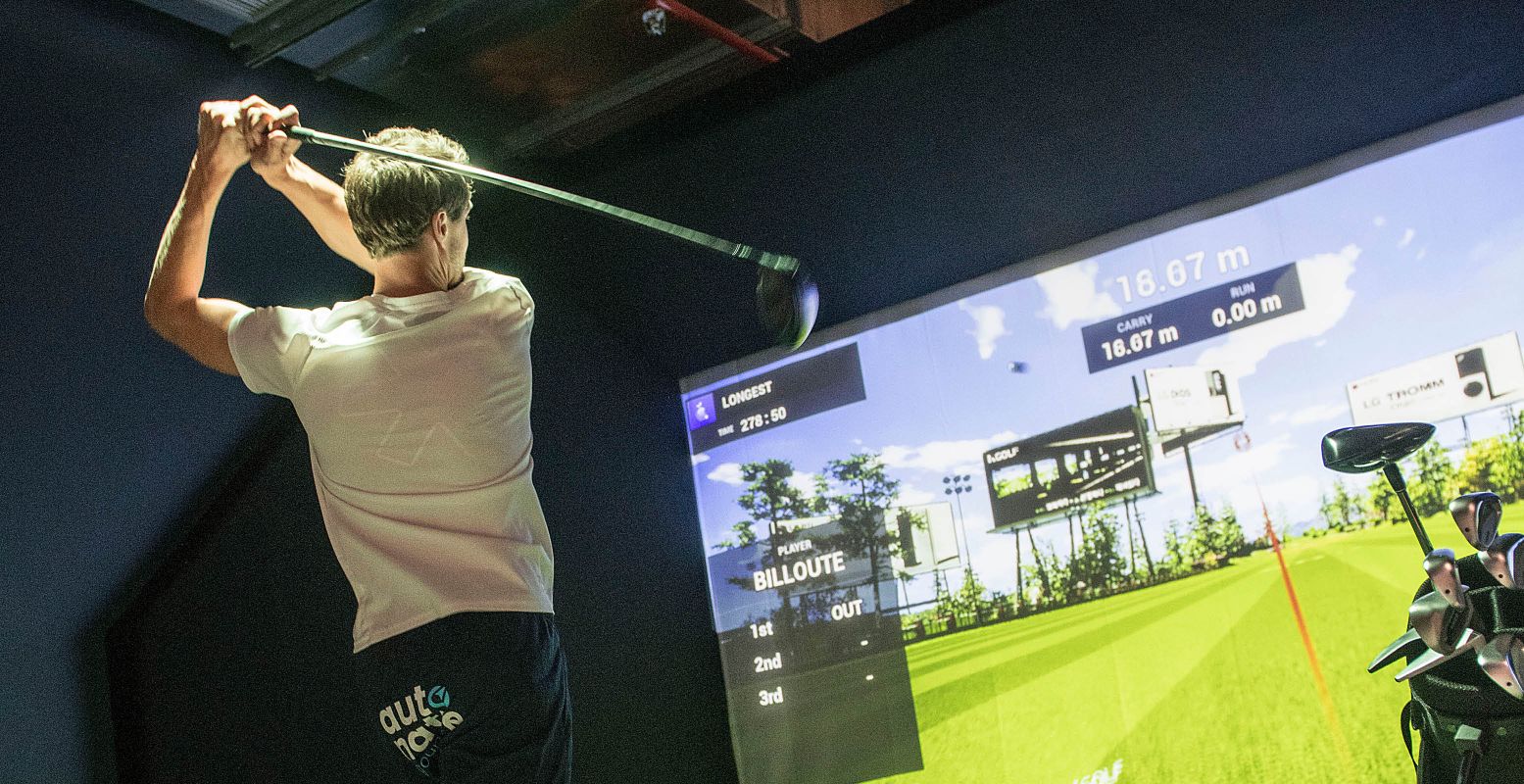 Sla een balletje op de virtuele golfbaan. Foto: SPARKX © Frank Gielen