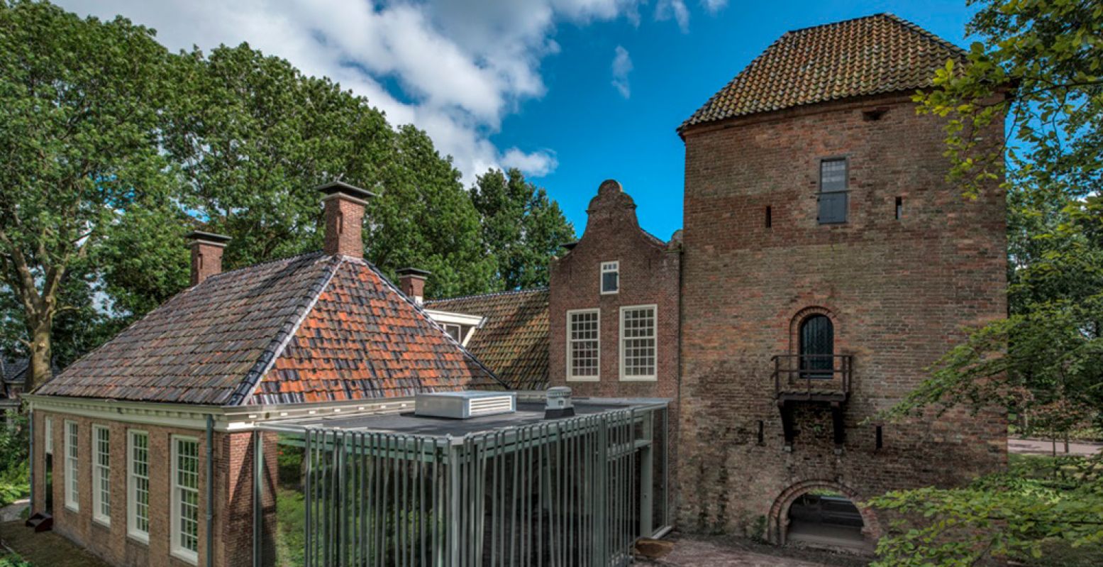 Breng een bezoekje aan De Schierstins, het laatste torenkasteel van Noord-Nederland. Foto: De Schierstins © Frans de Vries