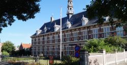Bewonder het koninklijke Buren