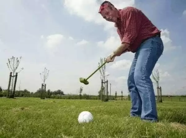 Speel een potje boerengolf. Foto: Jeu de Boer Speel een potje boerengolf. Foto: Jeu de Boer