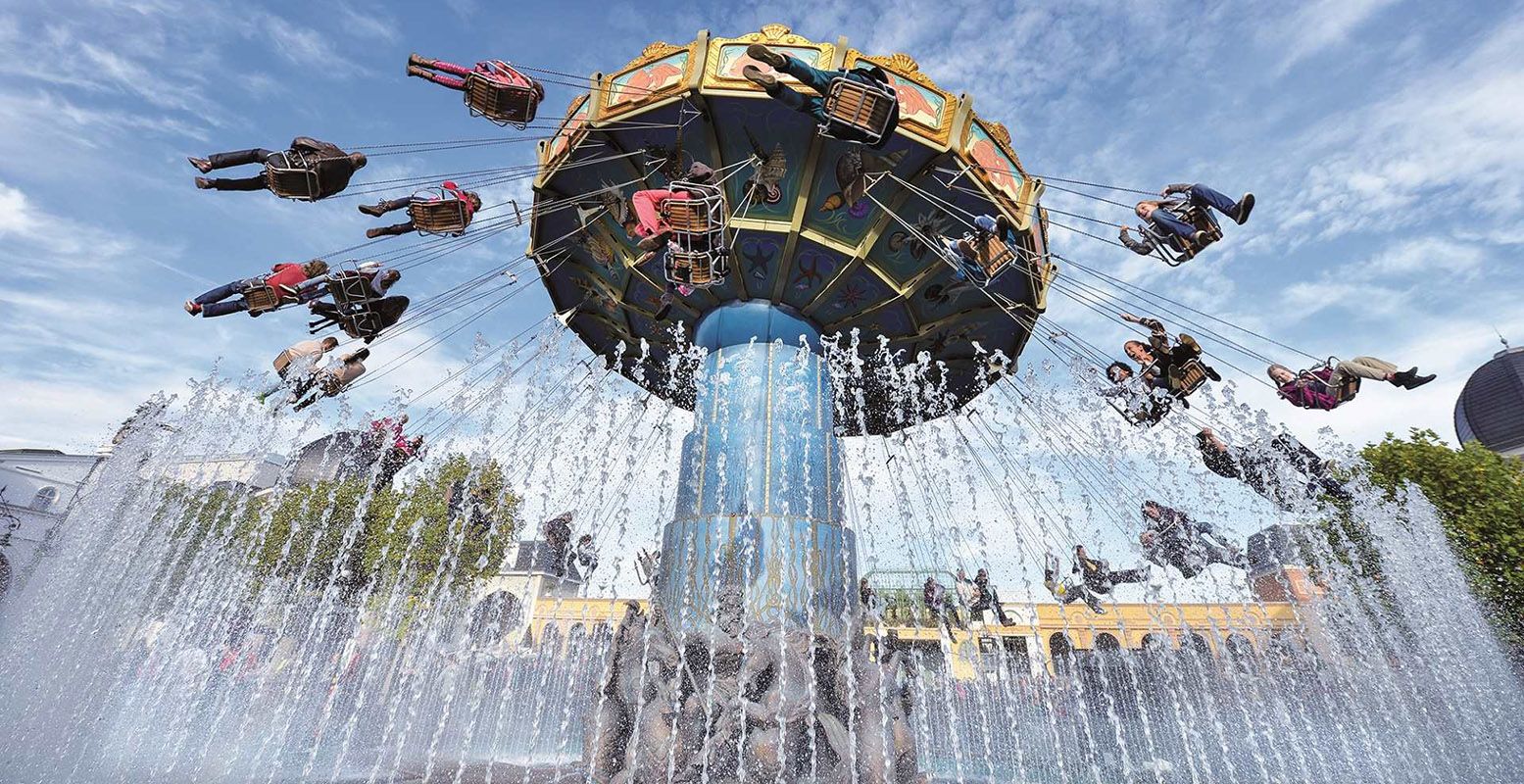 Een van de eyecatchers in attractiepark Phantasialand: de gigantische zweefmolen. Foto: Phantasialand