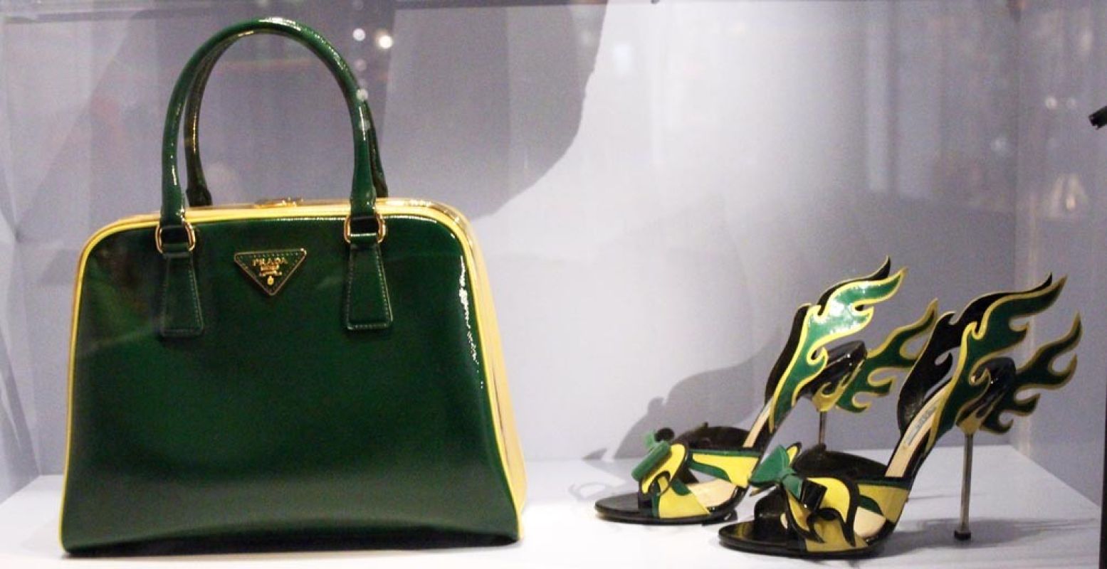 Luxe Prada-tas met bijpassende sandaaltjes. Foto: Redactie DagjeWeg.NL