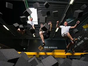 Jumpsquare Nieuwegein Jump samen in de gigantische Foam Pit. Foto: Jumpsquare Nieuwegein.