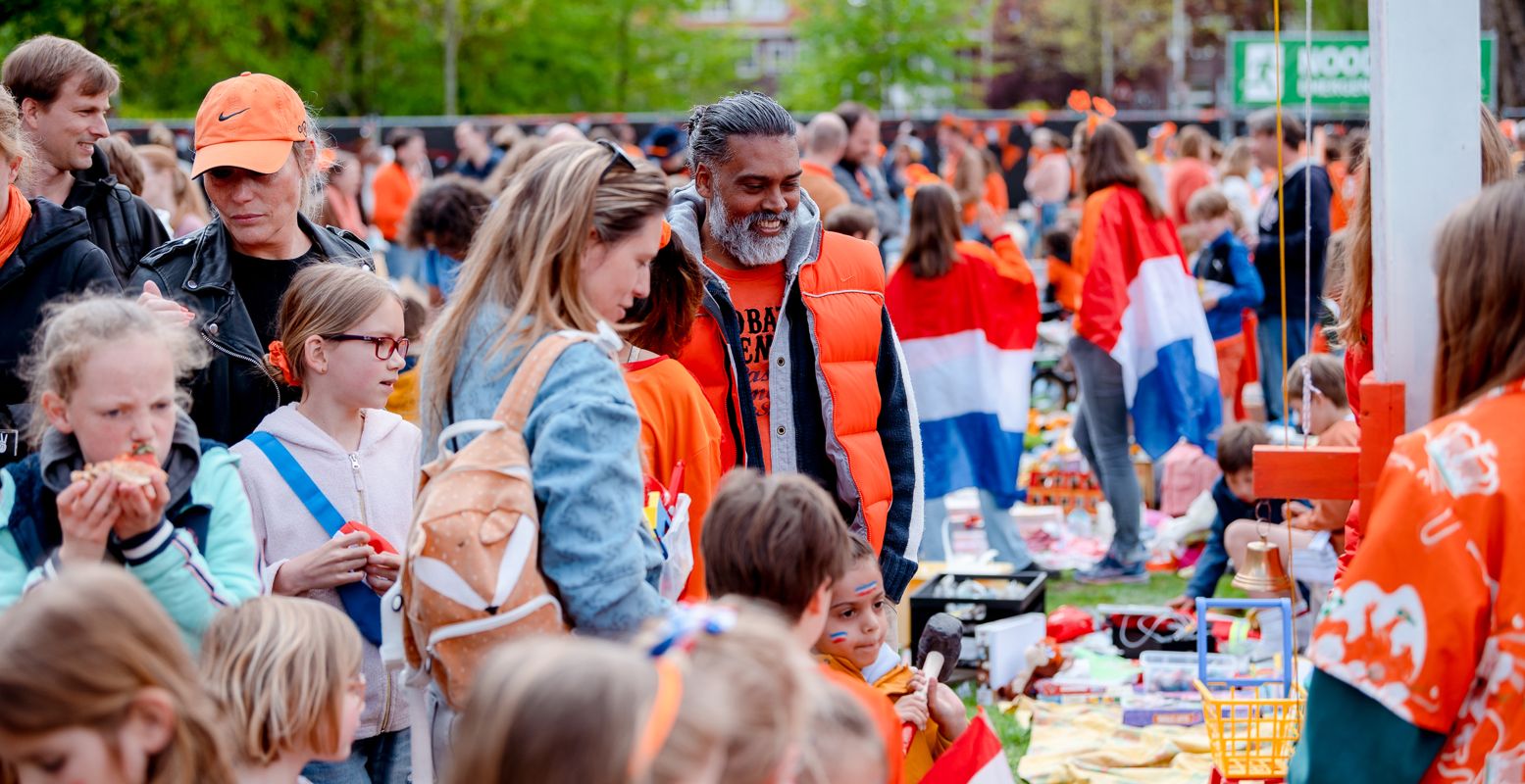 De Utrechtse Vrijmarkt is ieder jaar weer een hoogtepunt tijdens Koningsdag. Foto: Utrecht Marketing © Ruben May