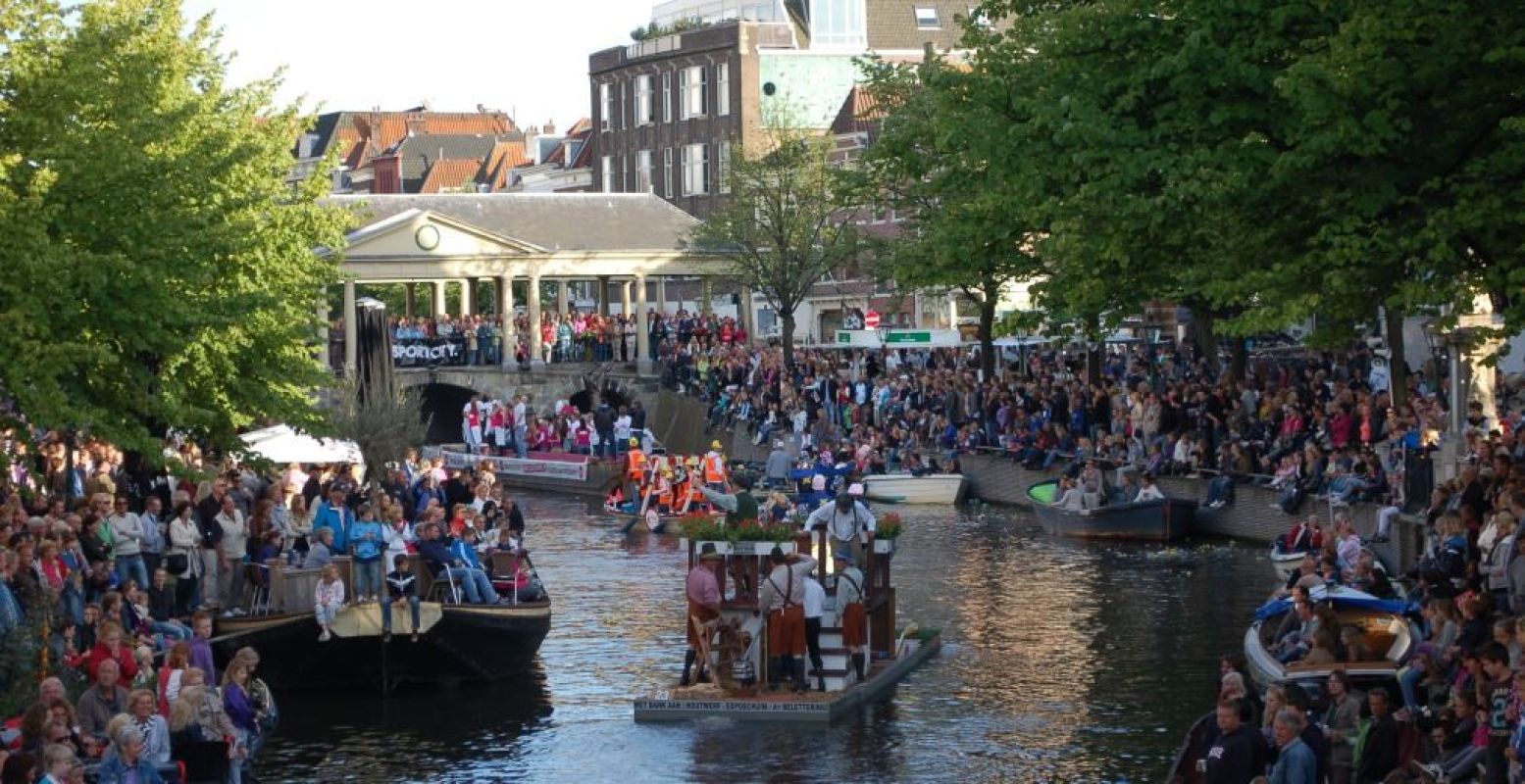 Tijdens De Leidse Lakenfeesten ontpopt Leiden zich vier dagen lang tot een gezellig festival. Foto: Emile van Aelst.