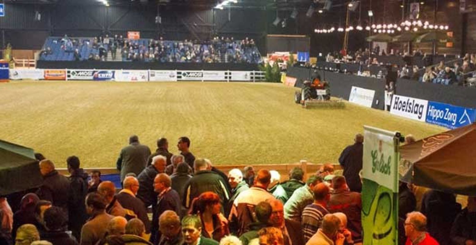 De piste is het decor van demonstraties. Foto: PAARD Hardenberg