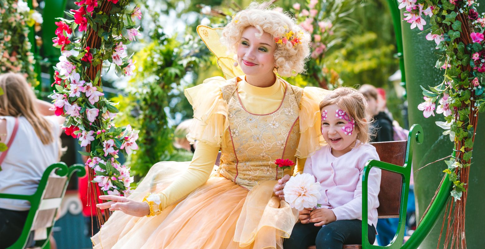 Bloementjes, bloementjes en nog meer bloementjes op het Ton van de Ven Plein. Foto: Efteling