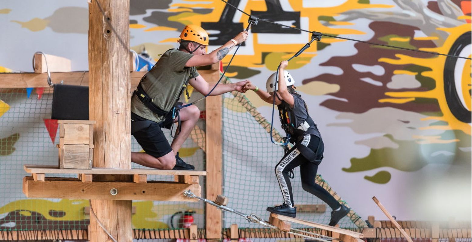 Een klimavontuur voor het hele gezin. Super leuk voor de herfstvakantie. Foto: Adventure City Rotterdam