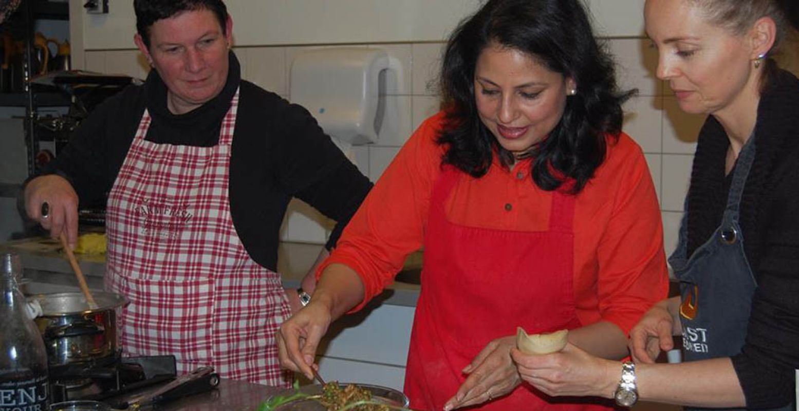 Leer de lekkerste Indische gerechten te maken tijdens een workshop. Foto: S&M Indiase Kookcursus