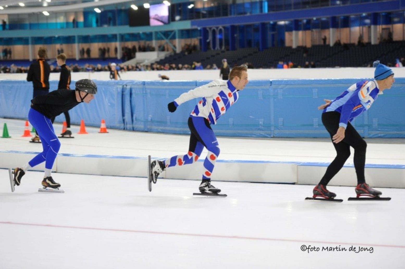 Op de nieuwe ijsvloer kan weer hard geschaatst worden. Foto: © Fotopersburo Martin de Jong