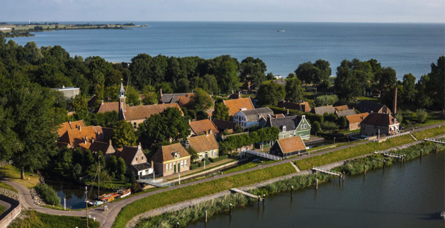 Het buitenmuseum vanuit de lucht gezien.