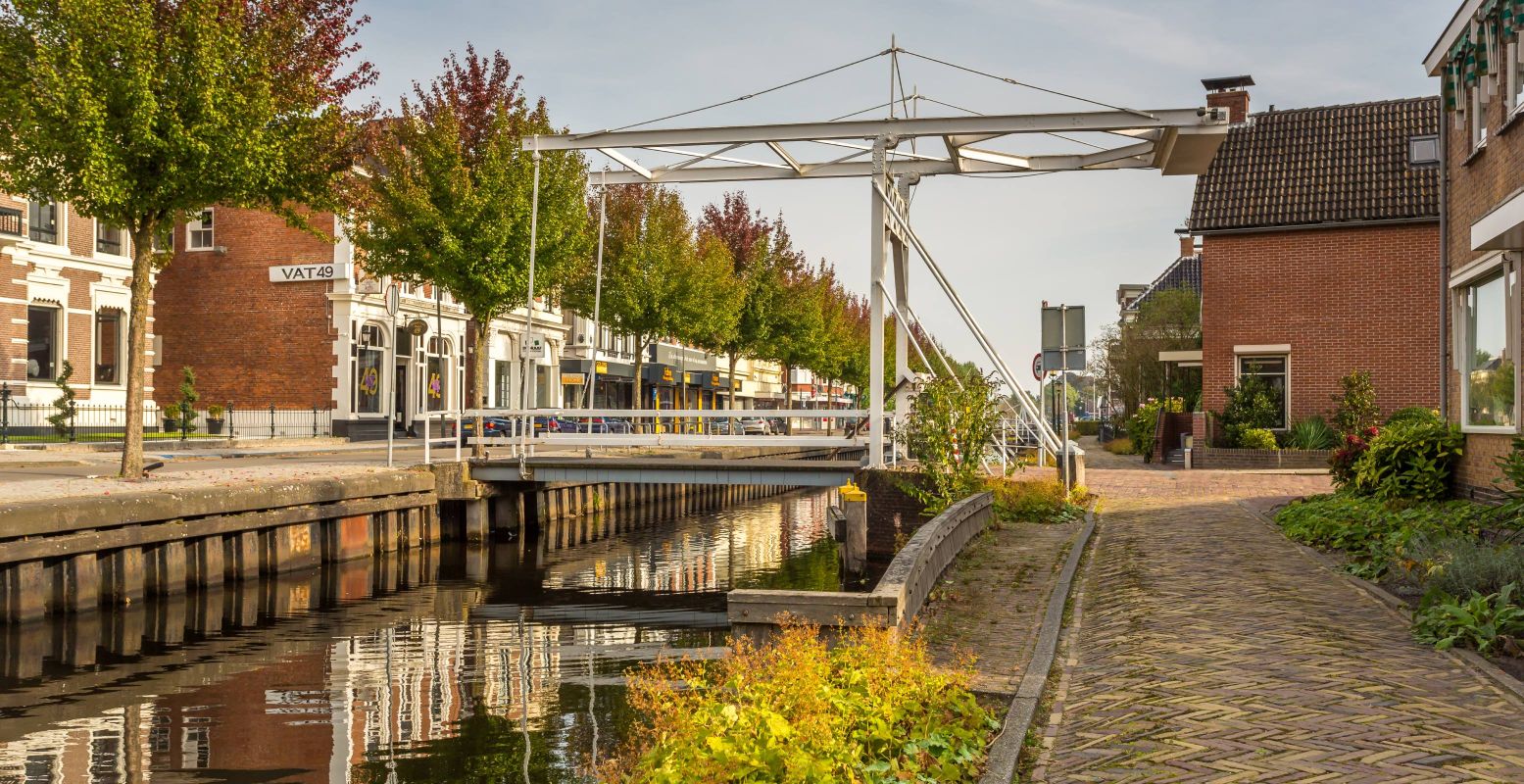 In Veendam zie je de neo-renaissancestijl regelmatig terugkeren in de architectuur. Foto: Visit Groningen © Marketing Groningen In Veendam zie je de neo-renaissancestijl regelmatig terugkeren in de architectuur. Foto: Visit Groningen © Marketing Groningen