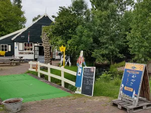 De klompenmakerij op Marken. Foto: DagjeWeg.NL / Tonny van Oosten