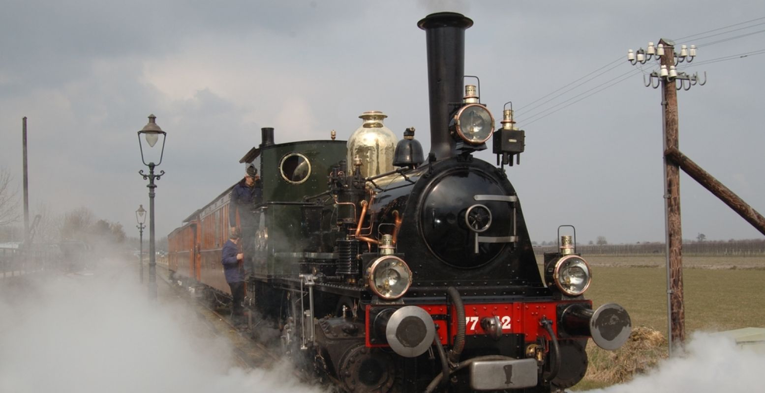 Reis met de Museumstoomtram terug in de tijd naar een winters 1887 in kerstsfeer. Foto: Museumstoomtram Hoorn-Medemblik