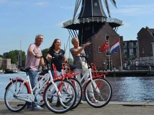 Ontdek de mooie plekken van de stad. Foto: Bike Tours Haarlem.