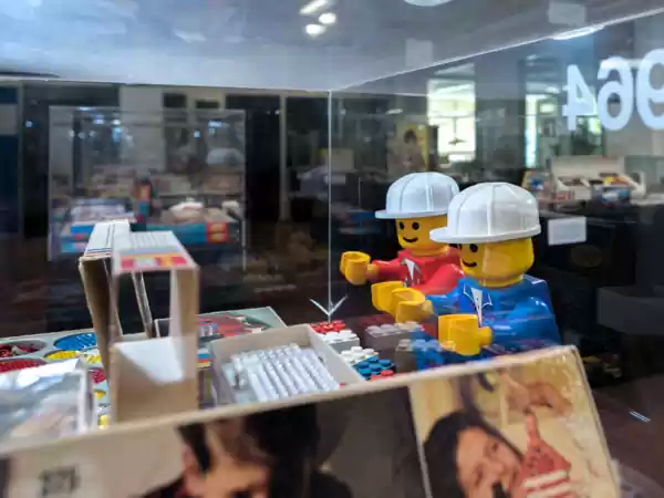 LEGO®-poppetjes aan het werk. Foto: LEGiO-museum LEGO®-poppetjes aan het werk. Foto: LEGiO-museum