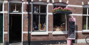 Verken het allerliefste Veere Een niet te missen winkeltje. Koop lekkers bij Oma's Snoepwinkel. Foto: Grytsje Anna Pietersma