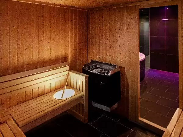 Bijkomen in de Finse Sauna. Foto: Spa 1001. Bijkomen in de Finse Sauna. Foto: Spa 1001.