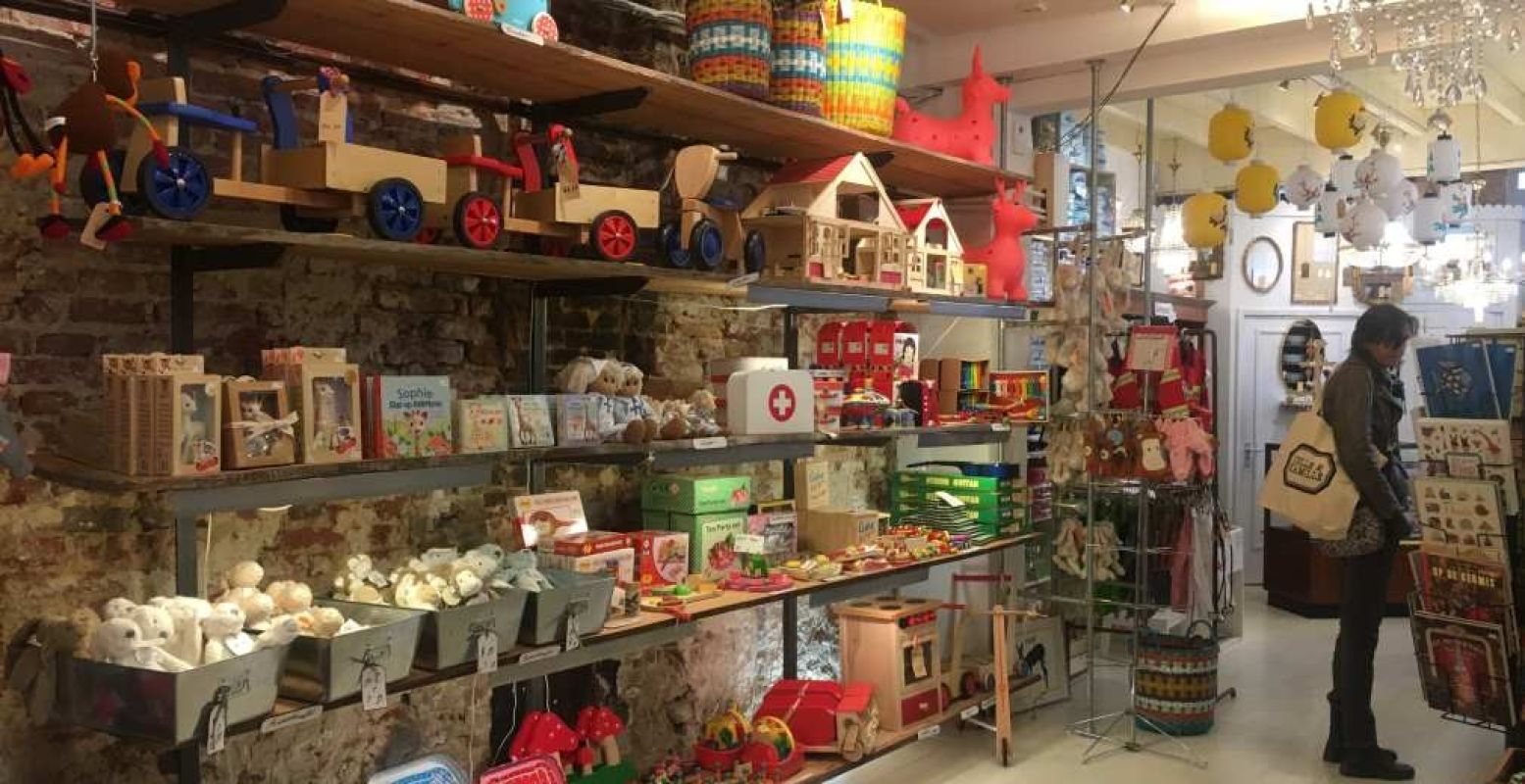Historisch speelgoed in een vintage winkeltje. Foto: Redactie DagjeWeg.NL