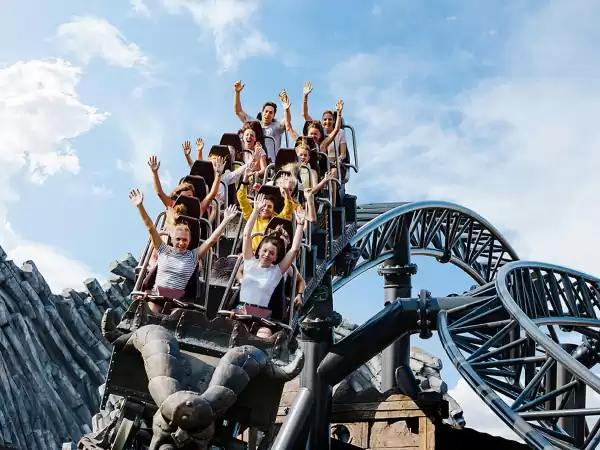 Phantasialand Razendsnel door de basaltrotsen. Foto: Phantasialand