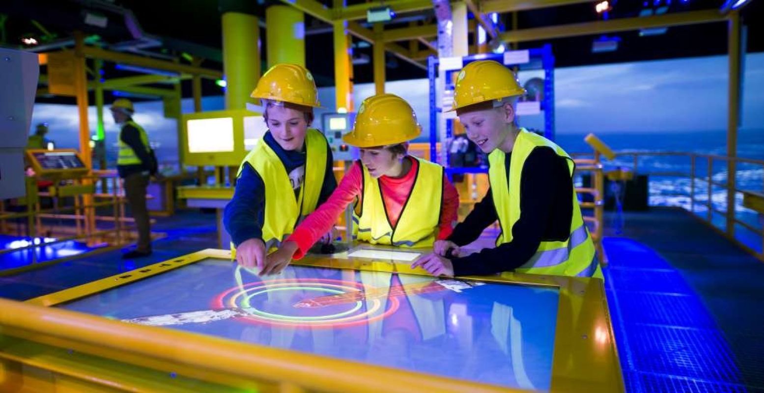 Kom aan boord van een platform aan zee. Foto: Maritiem Museum - Marco De Swart