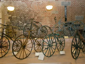 Nationaal Fietsmuseum Velorama Bekijk fietsen uit verschillende eeuwen. Foto: Nationaal Fietsmuseum Velorama
