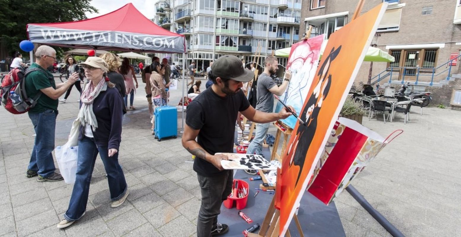 Een kunstenaar aan het werk tijdens het Rembrandt Art Festival. Foto: ©Museum Het Rembrandthuis.