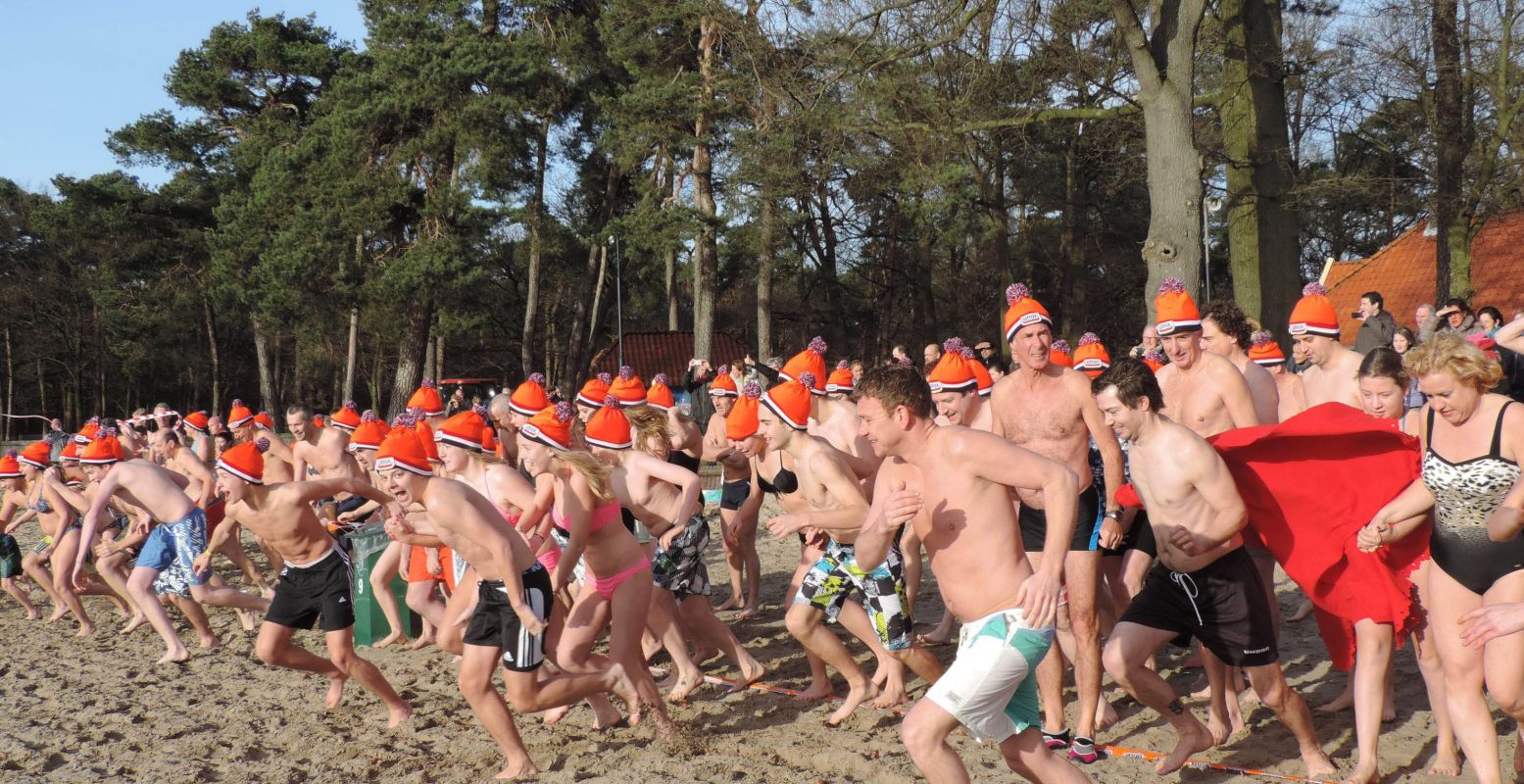 Sprint het nieuwe jaar in tijdens de nieuwjaarsduik in Vught. Foto: IJzeren Man Vught.