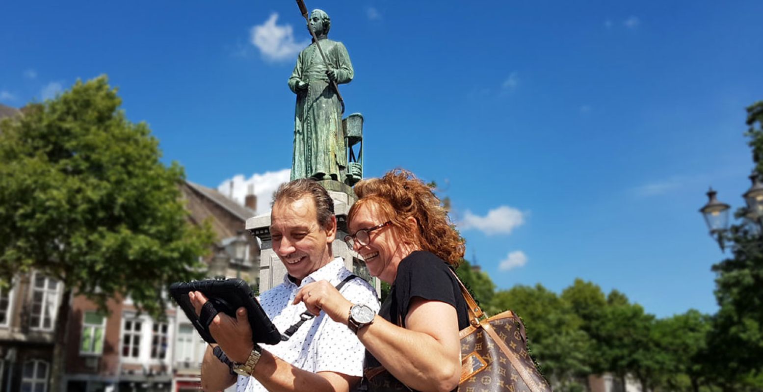 Laat je door een digitale gids rondleiden door Maastricht. Foto: MetropolisGo