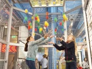 Doe mee met leuke experimenten. Foto: Het Science Centre Delft.