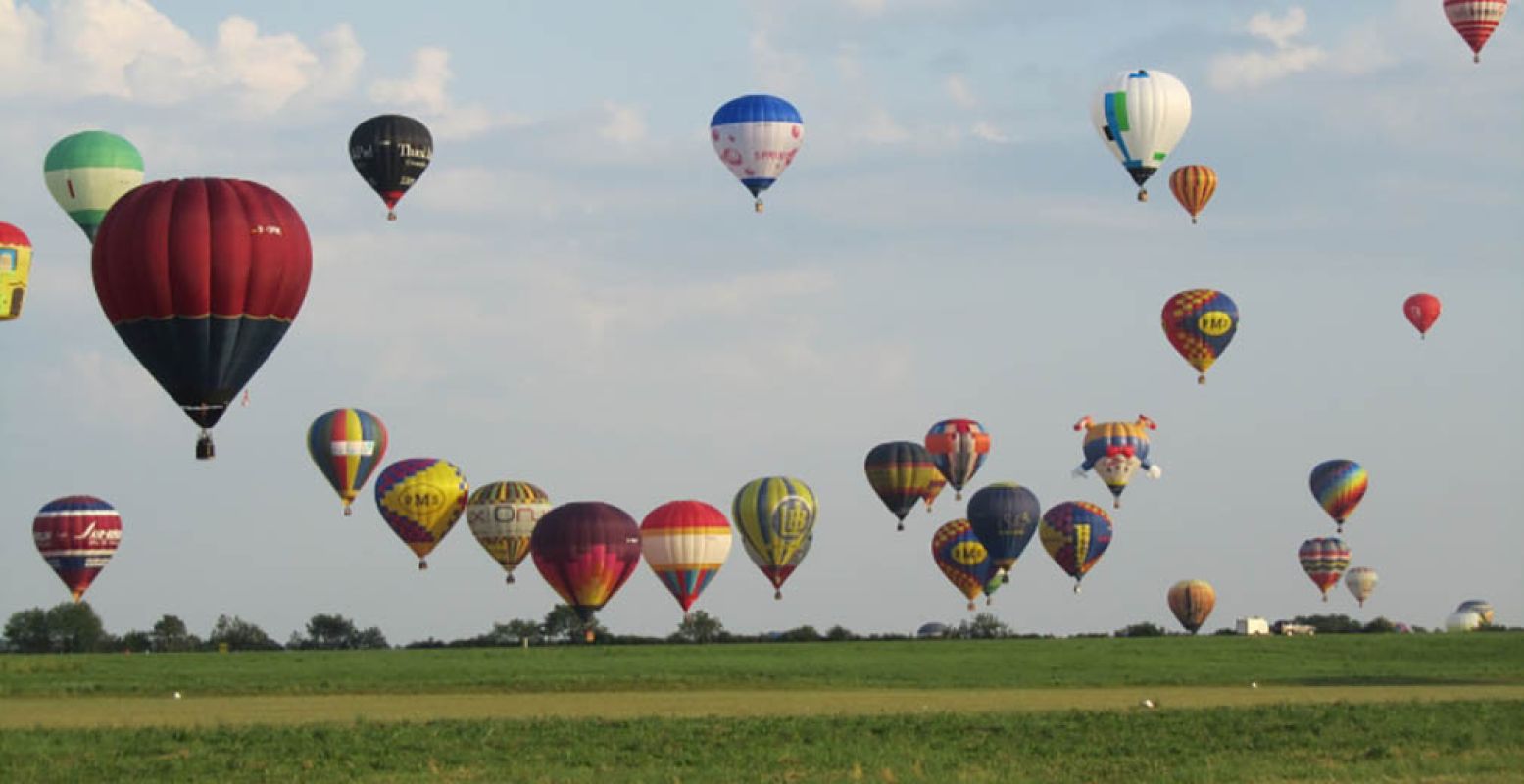 Ga je voor paragliden, zweefvliegen of een romantische ballonvaart? Of allemaal! Foto: Vluchtmaken.com.
