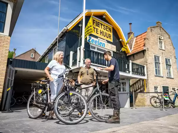 Fietsverhuur Zeelen - Terschelling Foto: Fietsverhuur Zeelen © Lydia Bedrijfsfotografie