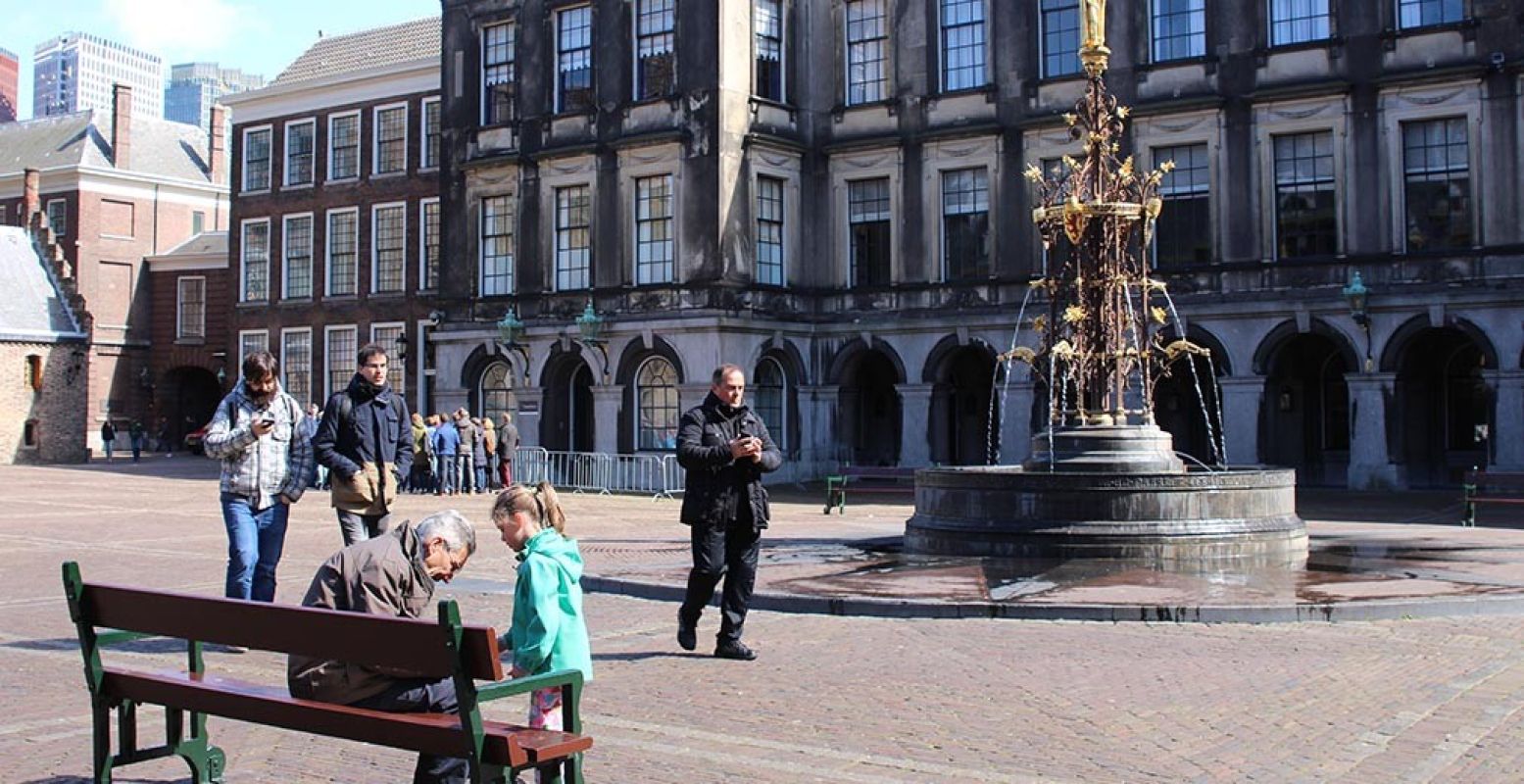 Bezoek het Binnenhof of ontdek meer over Nederland in een Haags museum. Foto: DagjeWeg.NL.