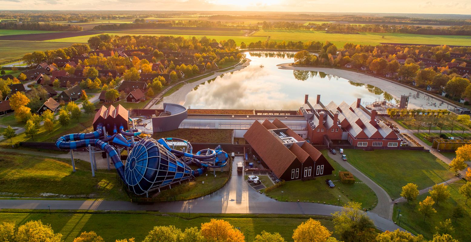 Het schitterend gelegen Hof van Saksen vanuit de lucht. Foto: Landal GreenParcs