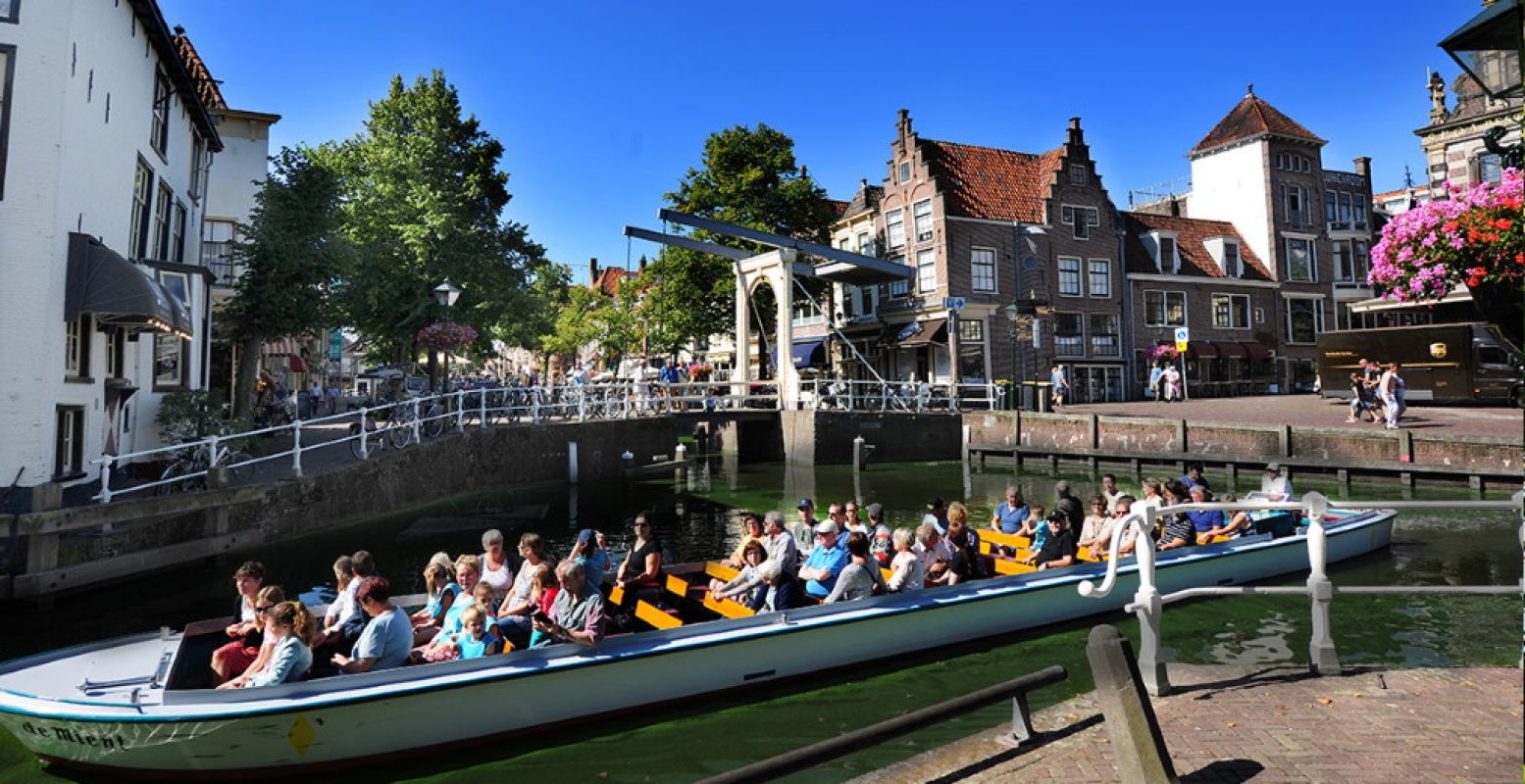 Maak een rondvaart over de grachten. Foto: Alkmaar Prachtstad