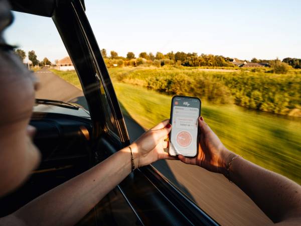 Cruise razendsnel langs mooie plekken met de autorally van RLLY. Foto: RLLY
