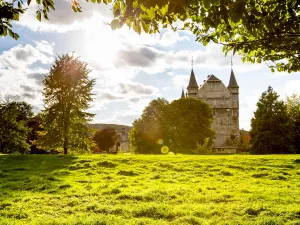 Kasteeltuin Oud-Valkenburg Zicht op kasteel Schaloen bij Oud-Valkenburg. Foto: Visit Zuid-Limburg