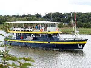 Varen met Blauwe Bever naar Kasteel Doorwerth Stichting RivieroevervaartenFoto geüpload door gebruiker.