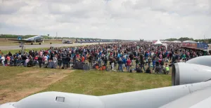 Airpower tijdens de Luchtmachtdagen 2019 De Luchtmachtdagen trekken altijd veel bezoekers. Foto: Maartje Roos / Defensie
