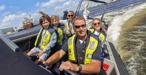 Wat kun je doen dit weekend? Ga gratis mee met een van de gave demonstratietours tijdens de Zeehavendagen Amsterdam. Foto: Zeehavendagen Amsterdam