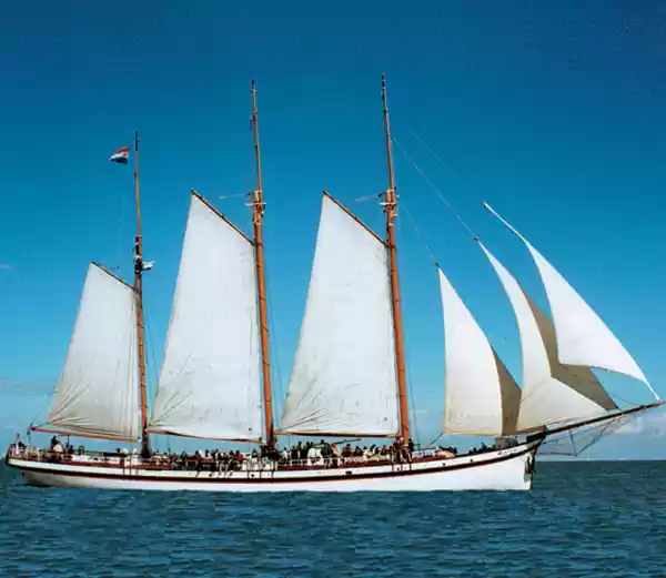 Driemasterzeilen naar Pampus Sanne Sophia. Foto: Hollands Glorie